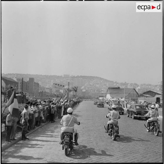 Arrivée à Alger du général de Gaulle.