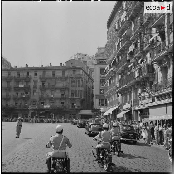Arrivée à Alger du général de Gaulle.