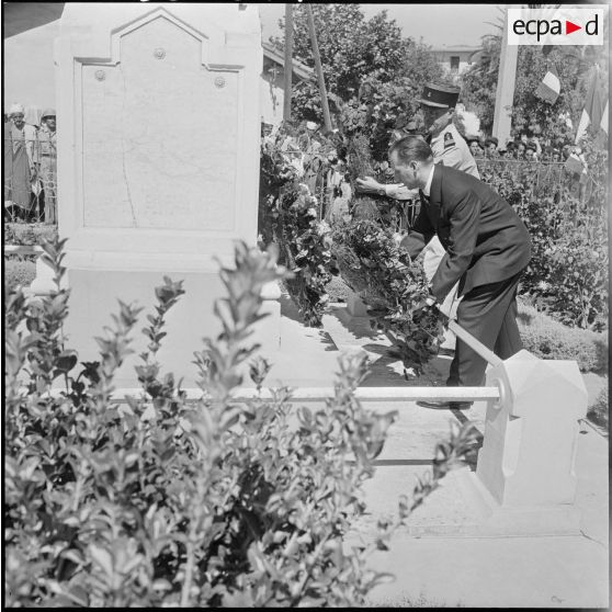 Palestro. Cérémonie devant le monument aux morts.