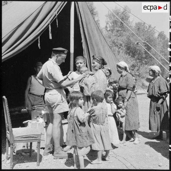 Aide médicale dans la vallée de la Soumman.