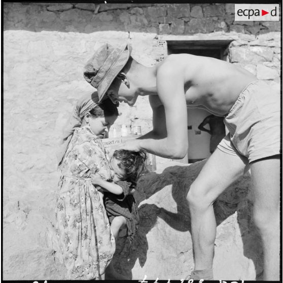 Aide médicale dans la vallée de la Soumman.