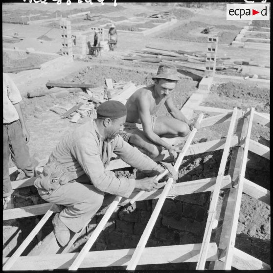 Construction de maisons dans la vallée de la Soumman.