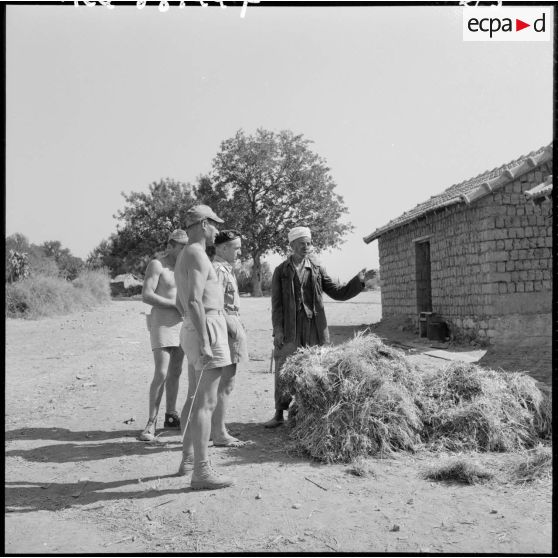 Construction de maisons dans la vallée de la Soumman.