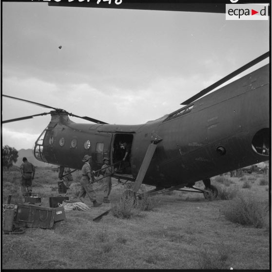 Tizi El Had. Un hélicoptère banane.