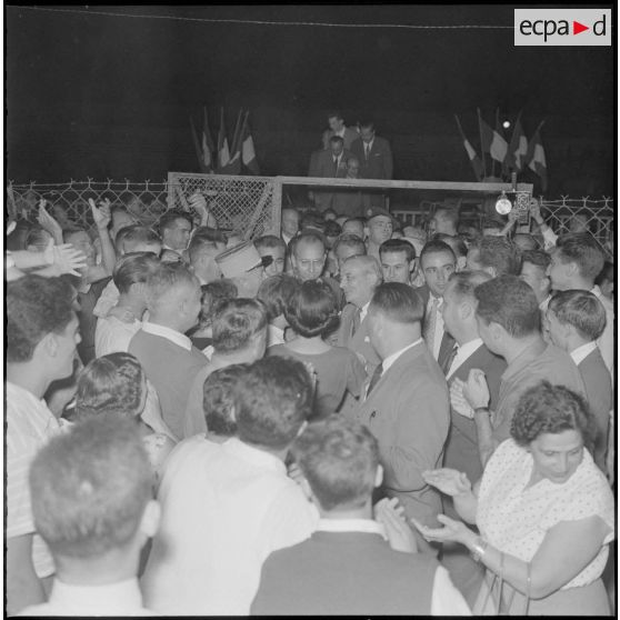 Alger, stade Marcel Cerdan. La foule.