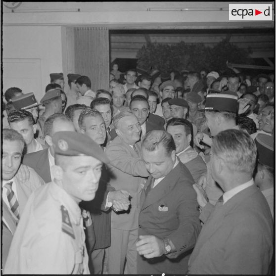 Alger, stade Marcel Cerdan. La foule.
