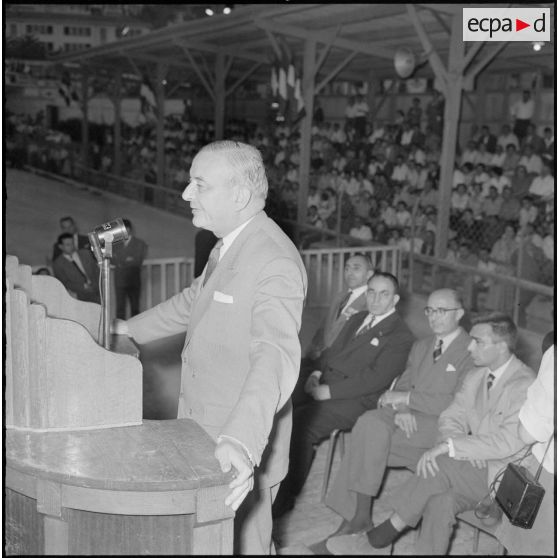Alger, stade Marcel Cerdan. Discours de Georges Bidault.