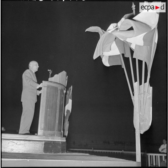 Alger, stade Marcel Cerdan. Discours de Georges Bidault.