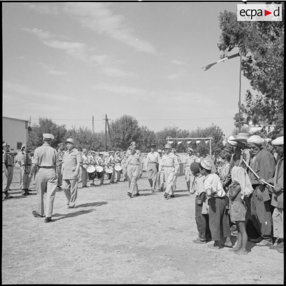 Morris. Arrivée du général Vanuxem.