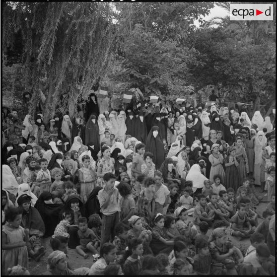 Réunion des femmes à Heliopolis.
