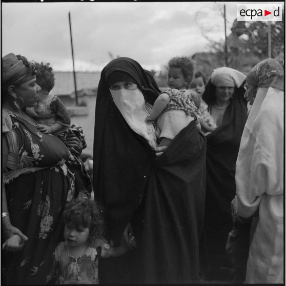 Réunion des femmes à Heliopolis.