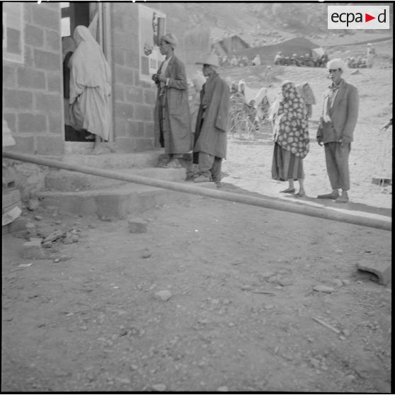 Sidi-Simiane. Le bureau de vote.