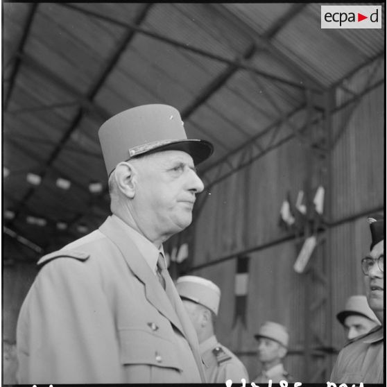 Le général de Gaulle à Tiaret.