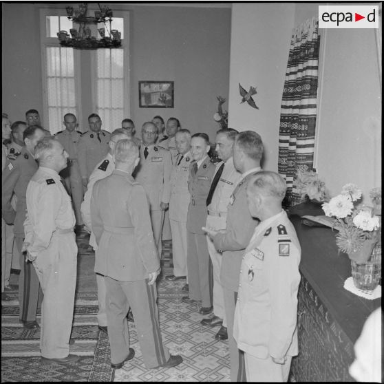 Visite du général Zeller à l'Etat-Major de Tizi Ouzou.