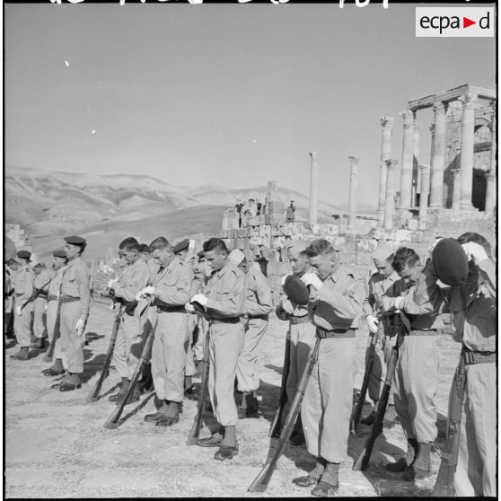 Cérémonie militaire à Djemila.