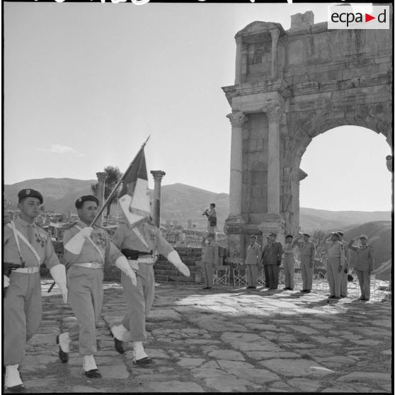 Cérémonie militaire à Djemila.