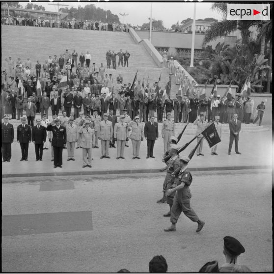 Cérémonie militaire à Alger.