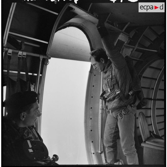 Entraînement de parachutistes.