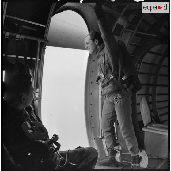 Entraînement de parachutistes.