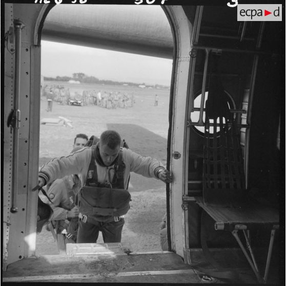 Entraînement au saut en parachute.