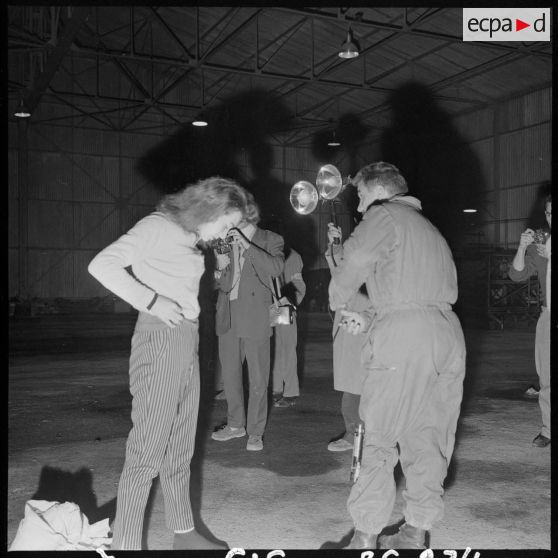 Montebello. Préparation pour le record du monde de saut de nuit.