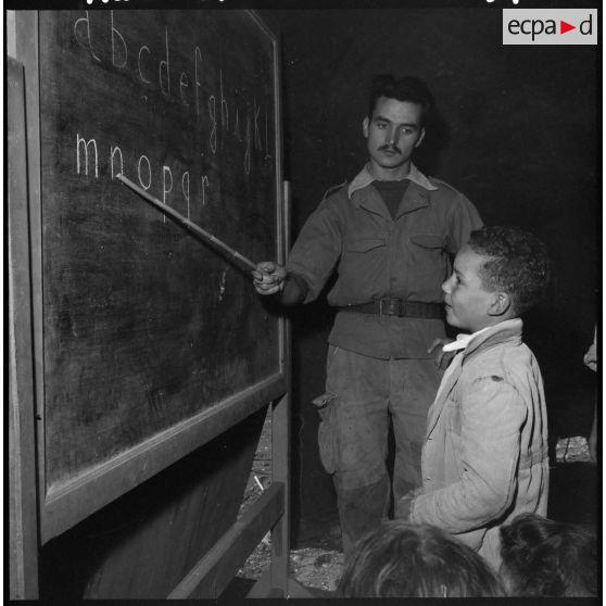 L'école au centre de regroupement de Sidi Maachou.