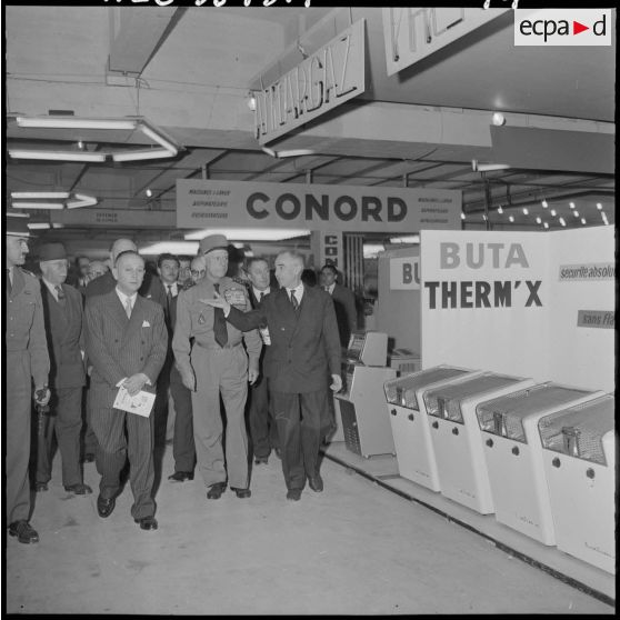 Alger. Inauguration du XVIIIe salon des Arts Ménagers à la nouvelle gare maritime.