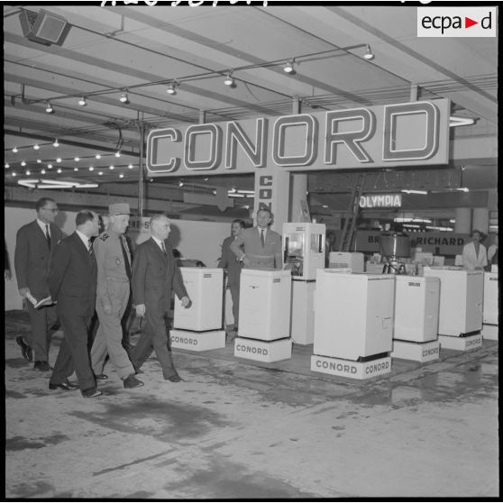 Alger. Inauguration du XVIIIe salon des Arts Ménagers à la nouvelle gare maritime.