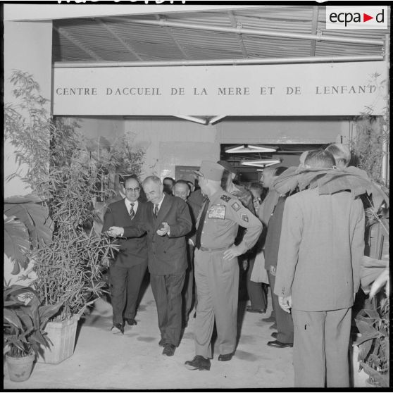 Alger. Inauguration du XVIIIe salon des Arts Ménagers à la nouvelle gare maritime.