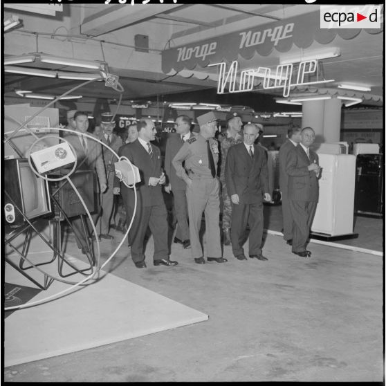 Alger. Inauguration du XVIIIe salon des Arts Ménagers à la nouvelle gare maritime.