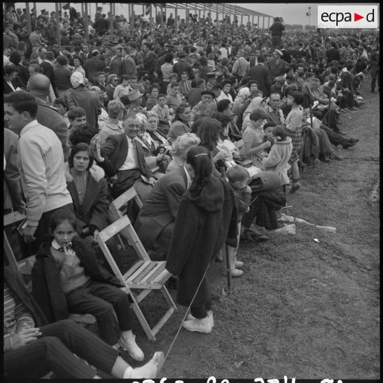 Meeting parachutistes-aviateurs à Maison-Blanche.