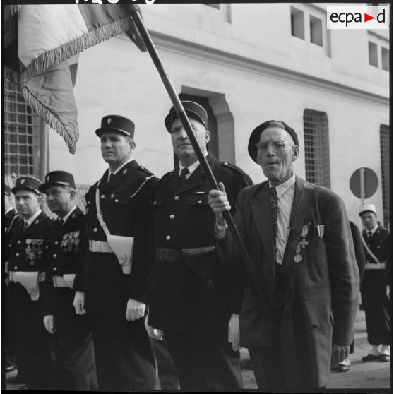 Cérémonie à Alger.