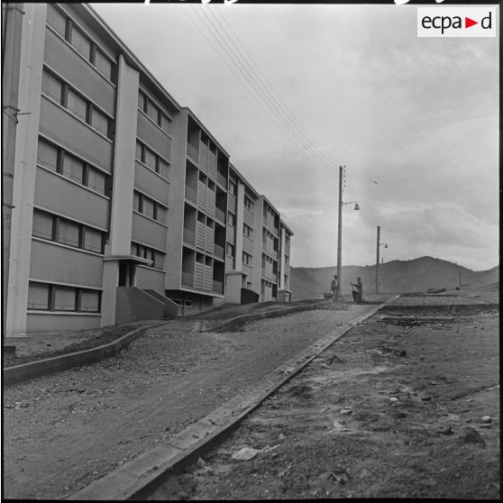 Un immeuble qui vient d'être construit.