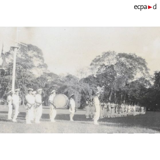 L'escadron de tradition des fusiliers marins. [description provisoire]