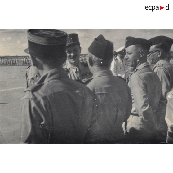 Arrivée de France du général Leclerc. [description provisoire]