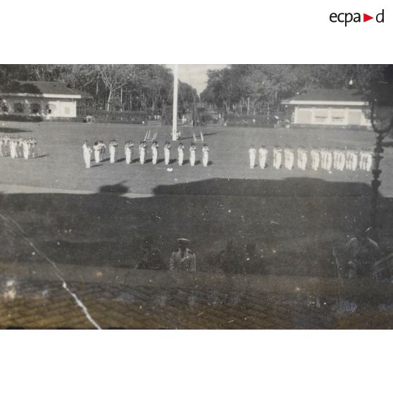 Arrivée de France du général Leclerc. [description provisoire]