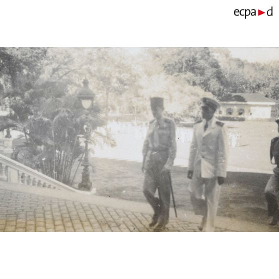 Arrivée de France du général Leclerc. [description provisoire]