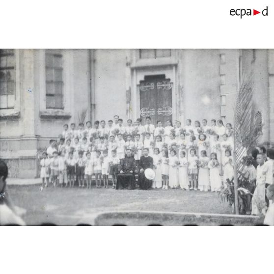 Les enfants de chœur de la paroisse de Cho-Dui. [description provisoire]