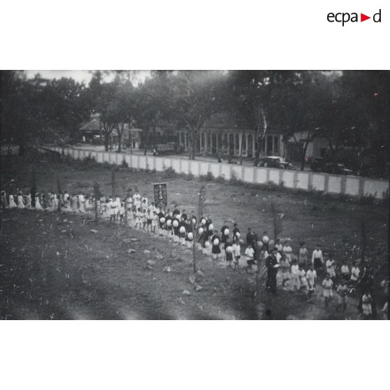 Procession à l'église de Saint-Philippe à Saigon. [description provisoire]