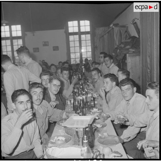 Réception au 9e régiment de zouaves (RZ).