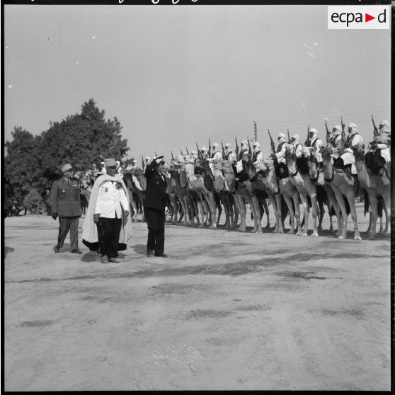 Ouargla. Cérémonie militaire.