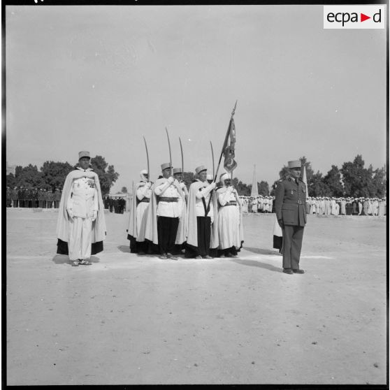 Ouargla. Cérémonie militaire.