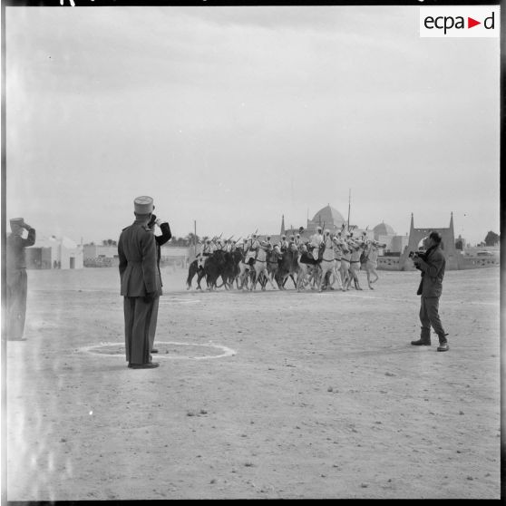 Ouargla. Cérémonie militaire.