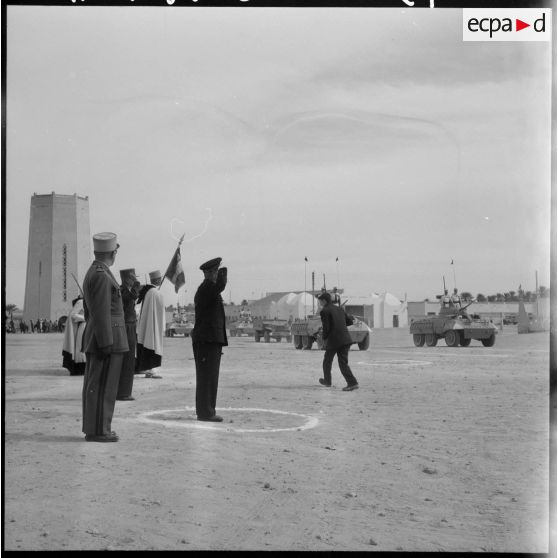 Ouargla. Cérémonie militaire.