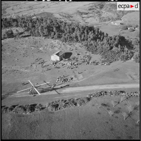 Vue aérienne du village de Hendou en Kabylie.