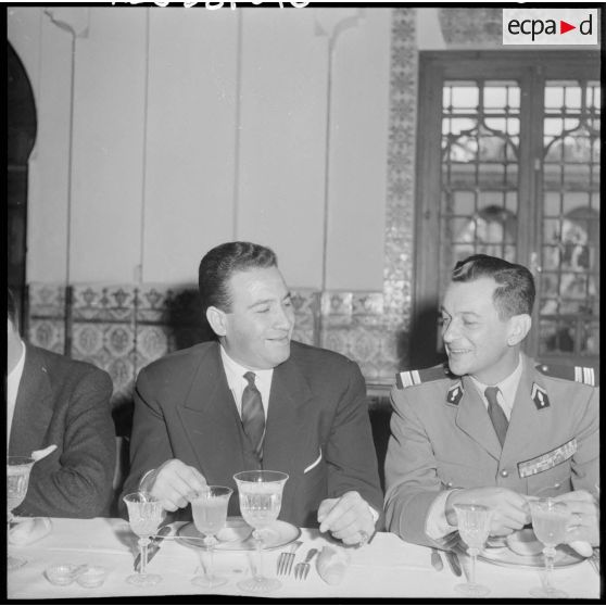 Alger. Palais d'été. Repas offert par le général Salan pour les nouveaux députés.