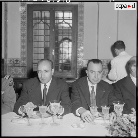 Alger. Palais d'été. Repas offert par le général Salan pour les nouveaux députés.