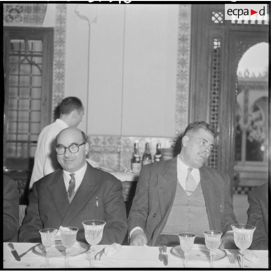 Alger. Palais d'été. Repas offert par le général Salan pour les nouveaux députés.