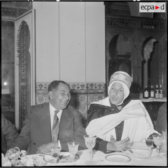 Alger. Palais d'été. Repas offert par le général Salan pour les nouveaux députés.
