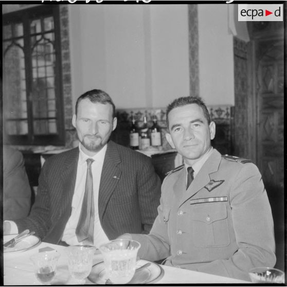 Alger. Palais d'été. Repas offert par le général Salan pour les nouveaux députés.